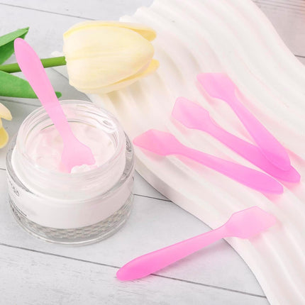 50Pcs Mini Disposable Makeup Spatulas for Face Mask Facial Cream, 50 Pack Plastic Tip Mini Cosmetic Spoon Tool for Skincare Mixing, Sampling, Waxing DIY Facial Mask Stick, Clear Pink Purple