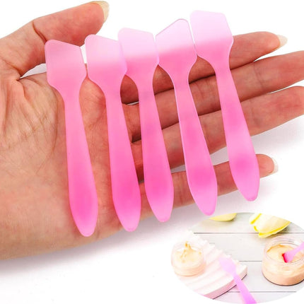 50Pcs Mini Disposable Makeup Spatulas for Face Mask Facial Cream, 50 Pack Plastic Tip Mini Cosmetic Spoon Tool for Skincare Mixing, Sampling, Waxing DIY Facial Mask Stick, Clear Pink Purple